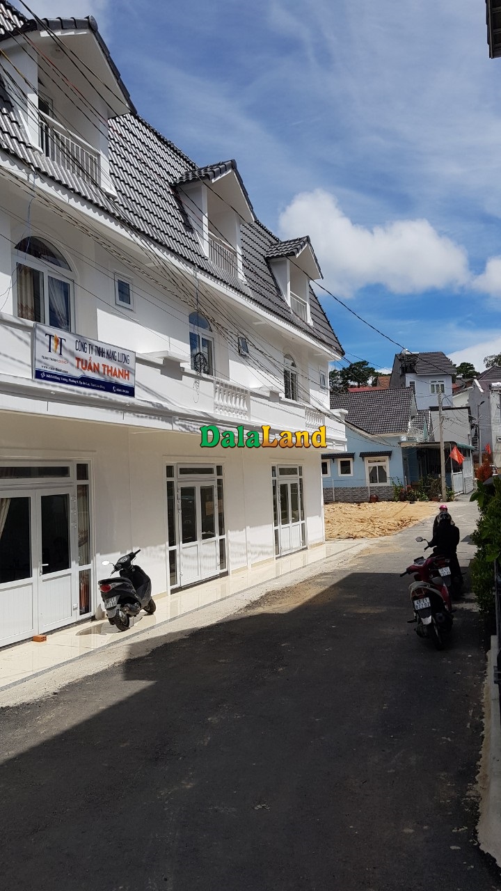 Bán 3 căn nhà sổ phân quyền đường Hùng Vương, P. 9