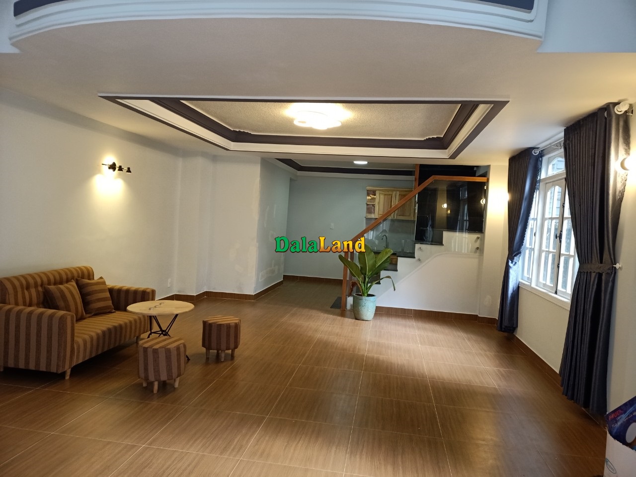 Bán nhà 2 mặt tiền đường Phan Đình Phùng, P. 2